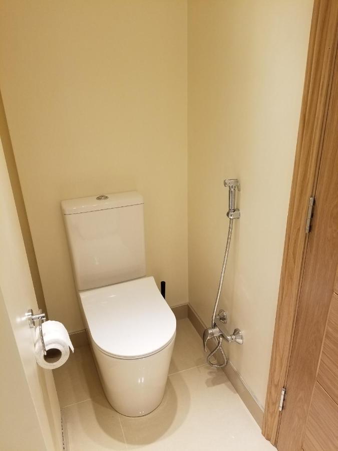 London Luxury Apartment 4 Bedroom Sleeps 12 People With 4 Bathrooms 1 Min Walk From Station Wanstead Exterior foto